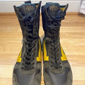 Vintage Zara Lace Up Supe Hight Flat Suede Military Green Flat Sneakers 37